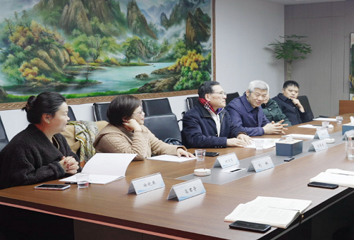 安徽省健康文化旅游產(chǎn)業(yè)促進(jìn)會(huì)會(huì)長(zhǎng)高俊文一行蒞臨安徽一六九集團(tuán)調(diào)研